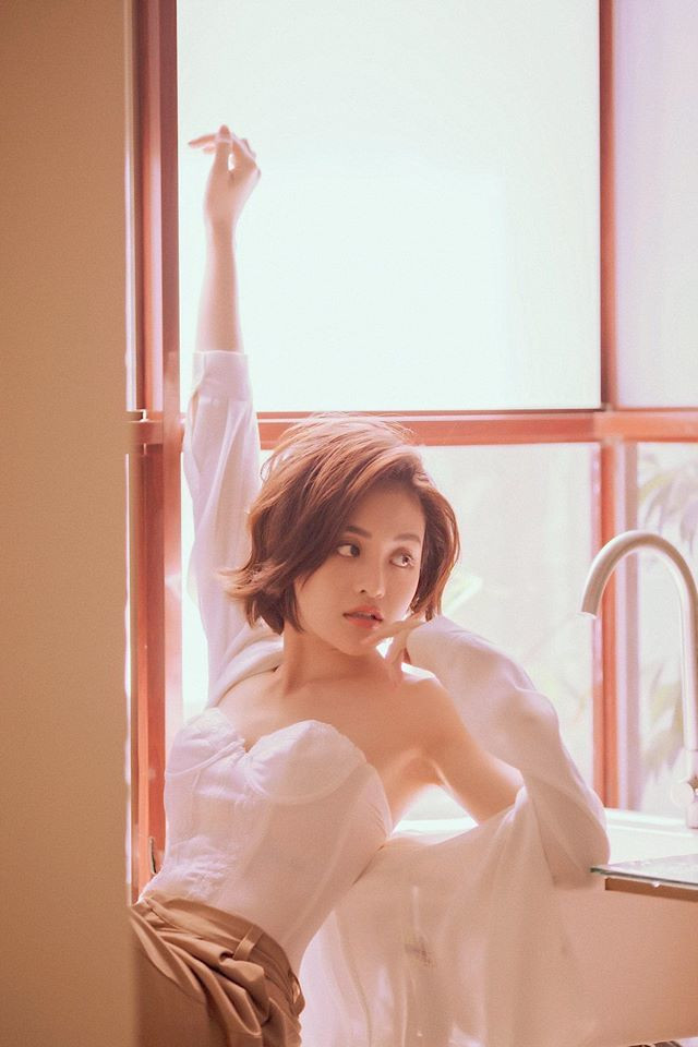 Thùy Anh sinh năm 1995 tại Hà Nội. Từ năm 14 tuổi, cô đã gây chú ý khi đảm nhận vai cô học trò dễ thương tên Phan Linh trong bộ phim sitcom gây sốt một thời “Bộ tứ 10A8”.