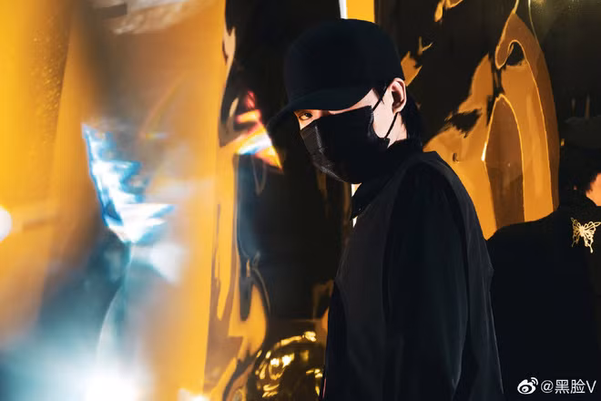 Tuy nổi tiếng khắp MXH với hơn 30 triệu follow nhưng Hắc Diện V chưa một lần lộ nhan sắc thật của mình.