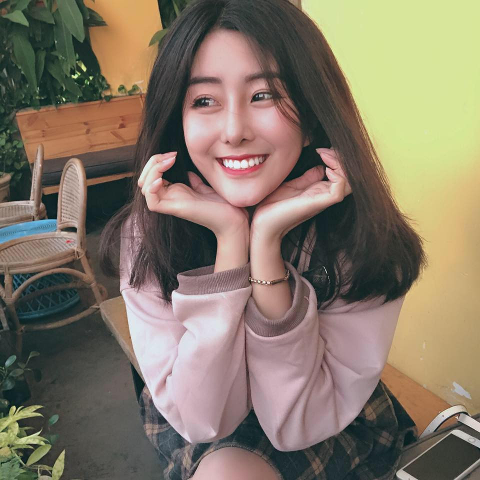 Võ Ngọc Trân là hot girl Sài thành hiện có hơn 700.000 lượt theo dõi trên Instagram.
