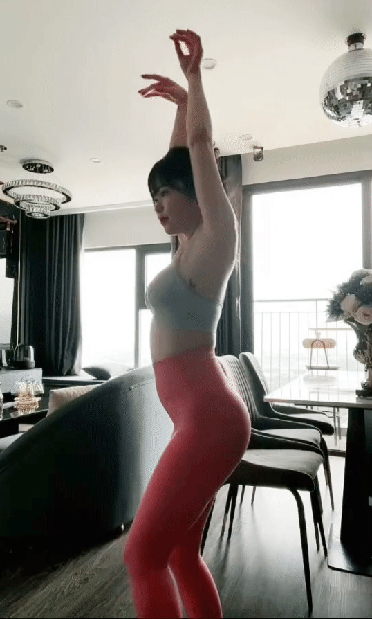 Mới đây, bạn gái cũ Quang Hải lại gây chú ý khi đăng tải một đoạn clip 15 giây trên TikTok.