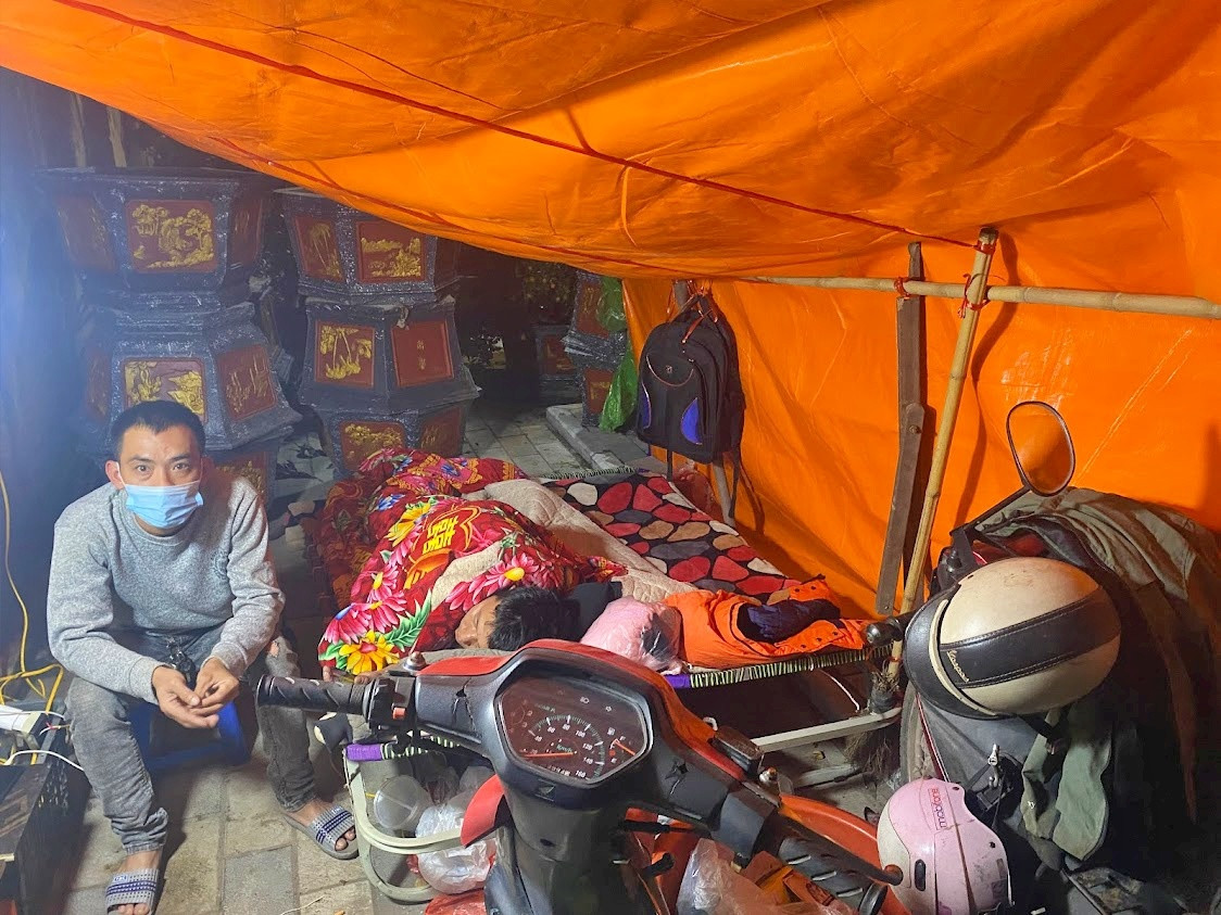 Theo anh Lý, năm nay do tác động của dịch bệnh COVID-19, giá quất giảm mạnh. Khách đến mua trực tiếp thưa thớt.