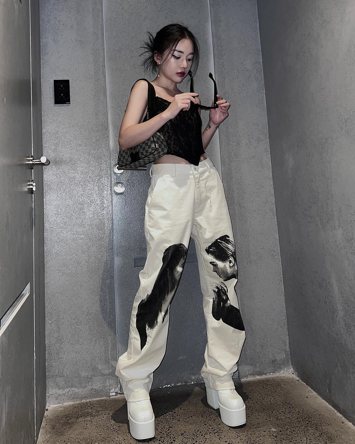 Nữ streamer cũng cho biết bạn trai mình cũng không phải đại gia hay gì cả, anh ấy giỏi trong lĩnh vực đam mê và cũng chỉ là một người trẻ đang gánh vác gia đình, giờ chăm sóc thêm cô bạn gái.