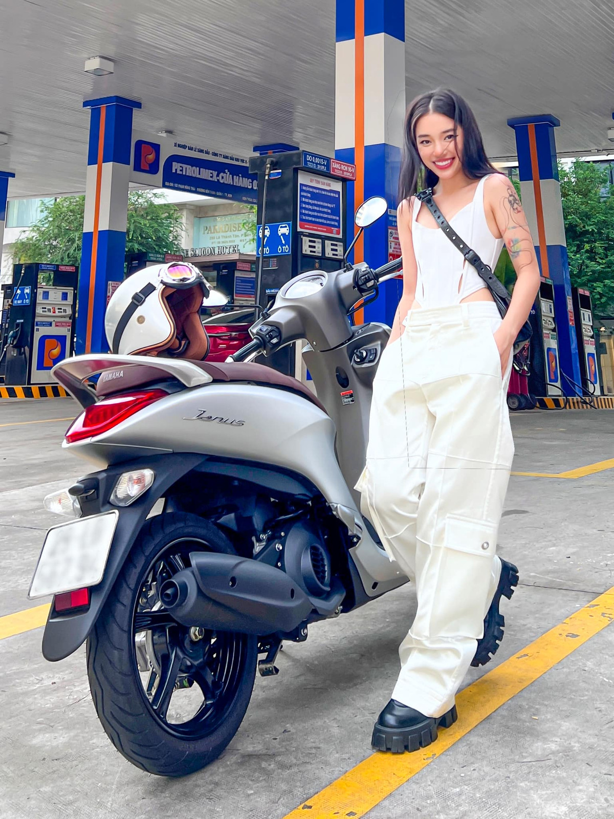 Cách đây không lâu, khi đang quen với bạn trai là “đại gia tiền ảo”, Linh Ngọc Đàm đã không ít lần vướng phải những tin đồn cho rằng nữ streamer chỉ yêu đại gia.