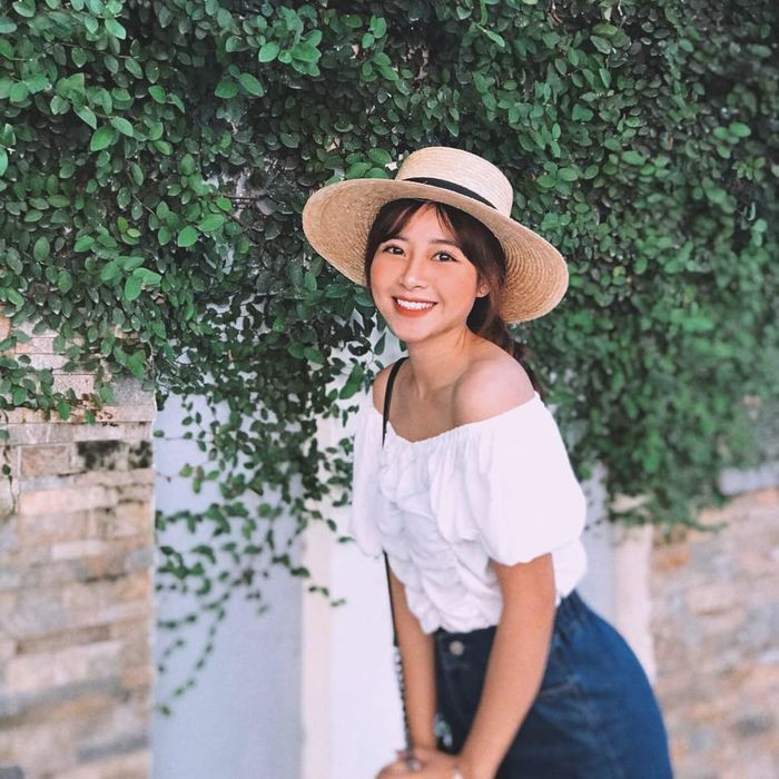 Sau khi sinh con, bà xã Phan Văn Đức nhanh chóng lấy lại được vóc dáng thon gọn.