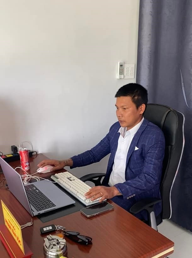 Số tiền ít ỏi này khiến nhiều người bán tín bán nghi vì vừa mới đây Lộc Fuho còn bỏ ra số tiền khủng để thành lập công ty. Tuy nhiên, nam Youtuber cũng giải thích trên trang cá nhân, khẳng định bản thân "không nói láo".