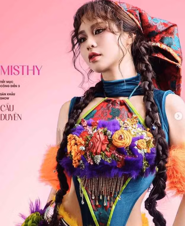 Bên cạnh đó, các hành động, biểu cảm và những lời nói vui đùa của Misthy không ít lần bị hiểu lầm hoặc bị đánh giá là thiếu chín chắn.