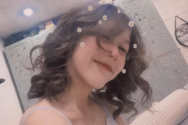 Không nằm ngoài dự đoán, hàng loạt bình luận của fan đều cho biết hình ảnh này của "thánh nhạc chế" Hậu Hoàng không được quen mắt cho lắm.