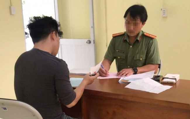 Ngày 18/8, Công an quận 10 cho biết, đơn vị đã xử phạt hành chính với Nguyễn Phúc Gia Huy (có nghệ danh Dưa Leo hay YouTuber Dưa Leo, SN 1982) về hành vi đăng tải thông tin sai sự thật với số tiền 7,5 triệu đồng.