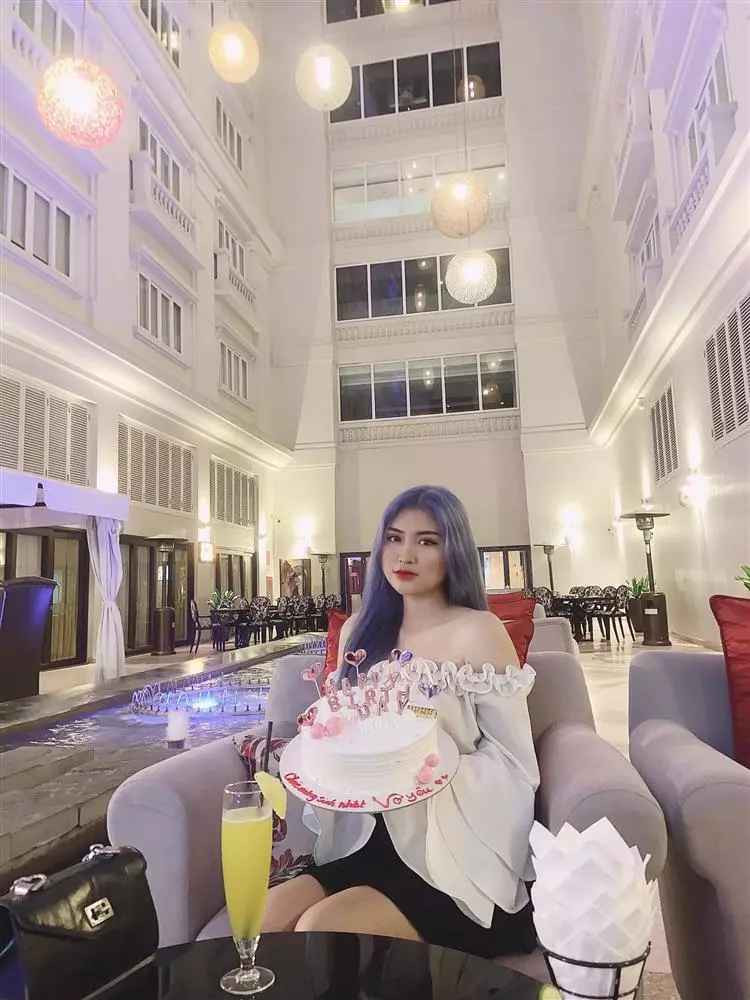 Tiết lộ lý do "public" chuyện này ra ngoài, Nguyệt Hà cho biết do bị bạn gái mới của Văn Toản khi đó công kích.