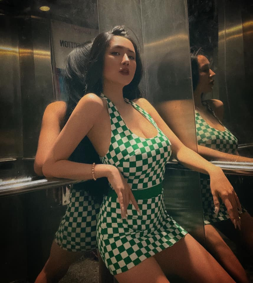 Được biết, cặp đôi TikToker Viên Vibi và Việt Phương Thoa là cặp bạn thân rất được chú ý trên TikTok. Cả hai đã có những màn tung hứng cực vui nhộn qua các video, tạo cho khán giả những tràng cười không ngớt.