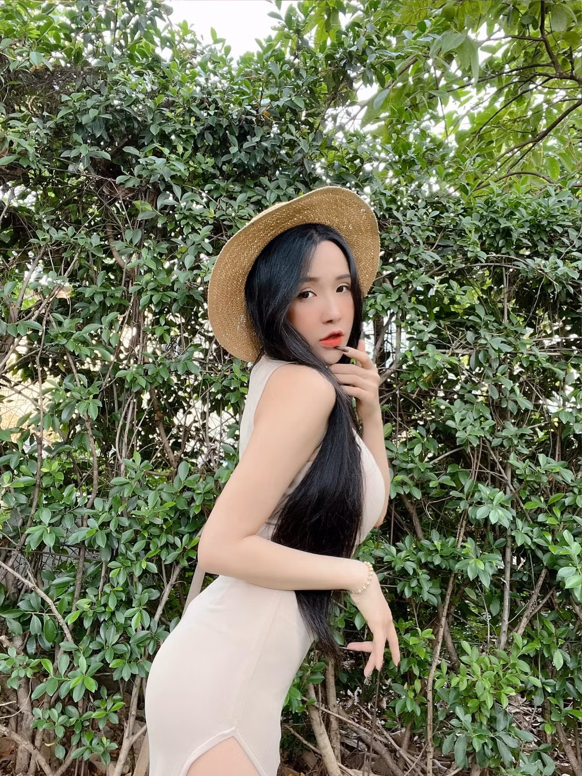 Những video nấu ăn của Viên Vibi luôn nhận được sự quan tâm từ đông đảo cộng đồng mạng bởi sự vui nhộn mà nữ diễn viên 9x này mang lại.