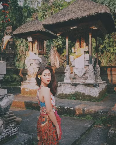 Cách đây chưa lâu, Nam Phương gặp phải câu hỏi "bao giờ lấy chồng?" đến từ chính người thân trong gia đình cũng như bạn bè xung quanh.