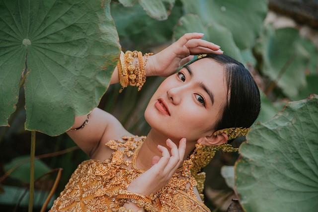 Bên cạnh những bình luận khen ngợi, cũng không có ít những lời chê bai tiêu cực. Em chỉ xem những lời bình luận đó là động lực để hoàn thiện bản thân hơn thôi. Không vì một lời chê mà hạ thấp thất vọng bản thân mình thay vào đó là cố gắng hơn nữa." Hot girl 10x An Giang cho biết thêm.