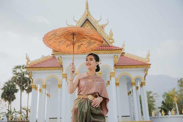 Mỹ Kiều không chọn lựa con đường học đại học như bạn bè đồng trang lứa, mà dũng cảm rẽ ngang để theo đuổi đam mê với nghề trang điểm, làm người mẫu ảnh và kinh doanh online.