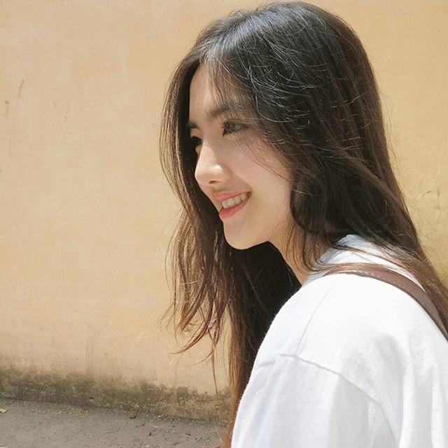 Chỉ với những bức hình chụp "góc nghiêng thần thánh", Mỹ Kiều nhận được vô số lời khen ngợi vì quá xinh đẹp.