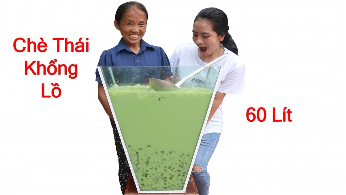 Đây không phải lần đầu tiên bà Tân cho ra lò các món có hình thù, màu sắc kỳ lạ.