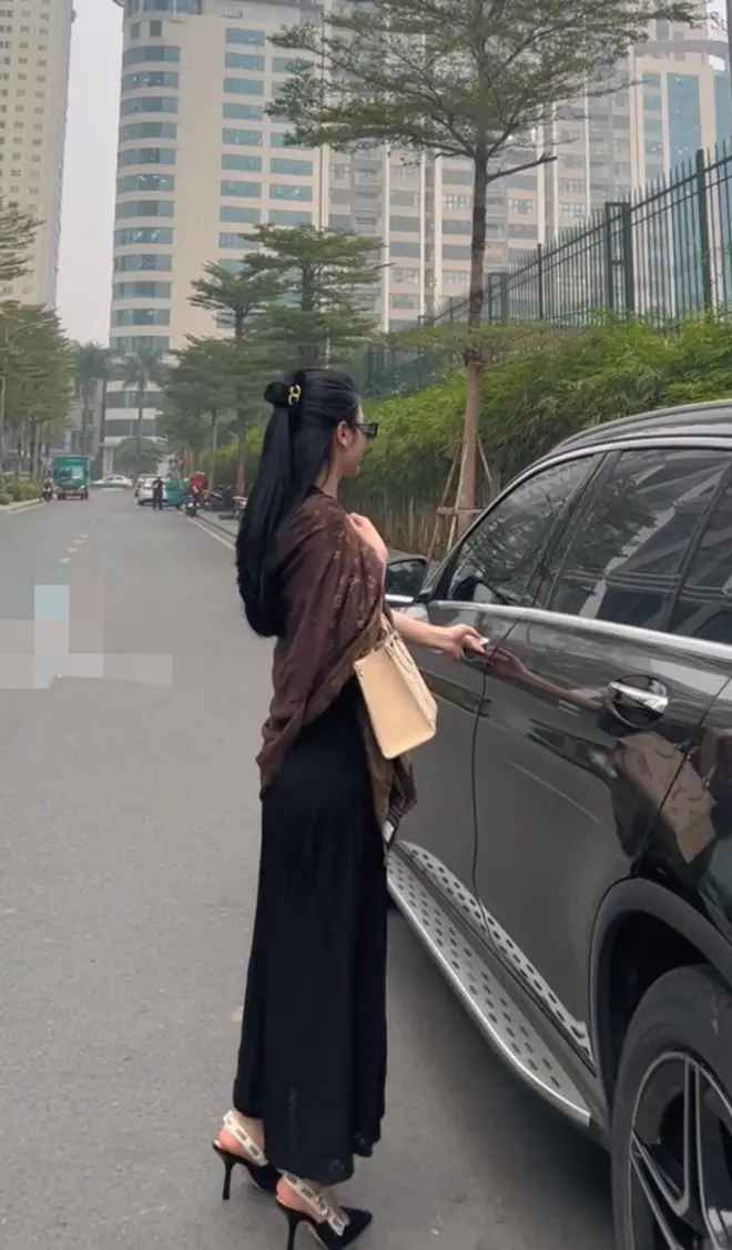 Hiện tại, Chu Thanh Huyền đang ở Pháp cùng Quang Hải để chăm sóc bạn trai.