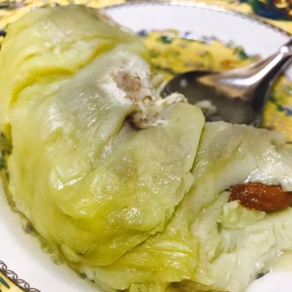 Khi được hỏi, những người ở Quảng Đông cho rằng hấp sầu riêng sẽ khiến mùi trở nên không dễ chịu, mà họ chỉ ra cách ăn khác ngon hơn: Lấy phần cơm sầu riêng để lên đĩa, rắc ít muối lên rồi nhúng vào nước sôi khoảng 3 phút rưỡi. Muối sẽ khiến cơm sầu riêng ngọt hơn nhiều.