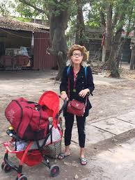 Ngày 23/6, Bella sinh con tại Bệnh viện Đa khoa Hà Đông, sau đó 3 ngày cô viết đơn xin xuất viện rồi cùng con bắt taxi về quê Hải Dương làm giấy khai sinh cho con trai.