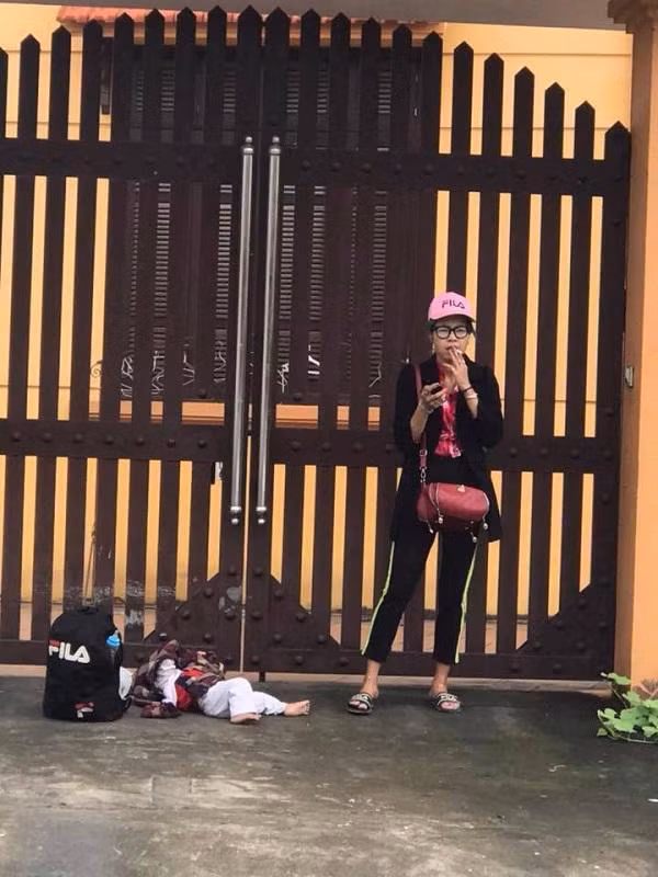 Ra viện, Bella tiếp tục quỵt tiền và có nhiều hành động khiến dân mạng tức giận.