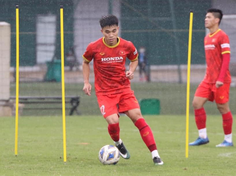 Lê Văn Đô đóng vai trò wing-back bên phải