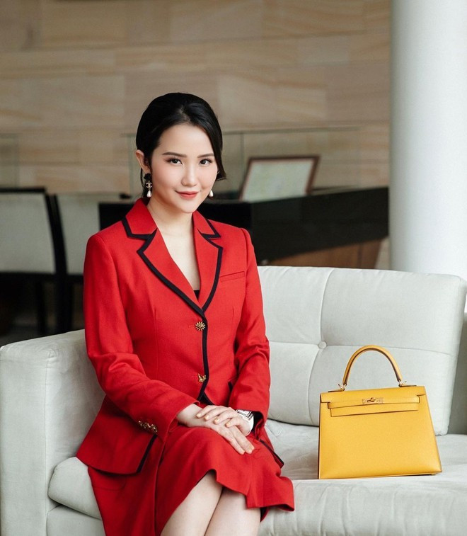 Tháng 10/2021, cô hạ sinh em bé đầu lòng, là cháu đích tôn cho nhà họ Phan. Và đến tháng 12/2023 vừa qua, vợ Phan Thành tiết lộ mình đã sinh em bé thứ 2, là một công chúa nhỏ. Hiện tại, cô vẫn đang trong thời gian ở cữ, thỉnh thoảng lại up story chia sẻ về cuộc sống mẹ bỉm 2 con tâm sự với mọi người.