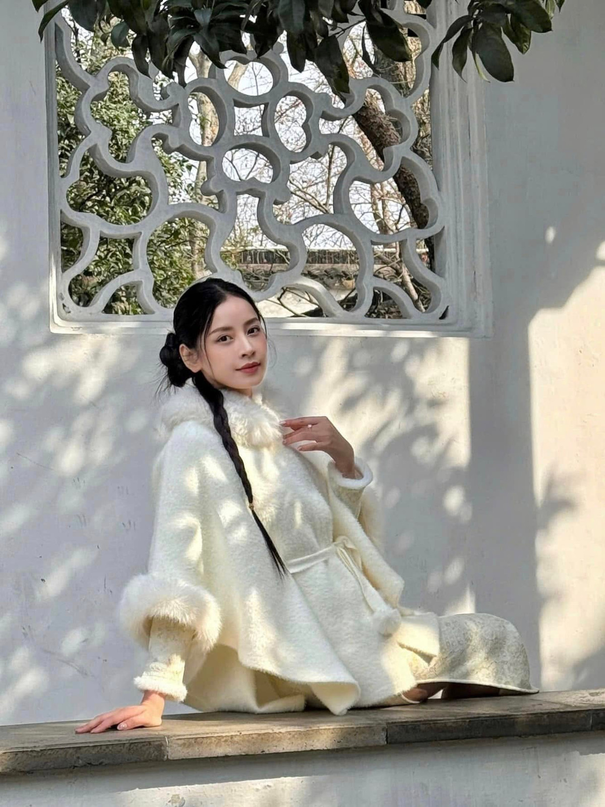 Xem lại những bức ảnh trong quá khứ của Chi Pu, ai cũng dễ dàng nhận ra người đẹp ngày càng trở nên sắc nét theo thời gian từ đường nét khuôn mặt, các bộ phận trên gương mặt cùng vóc dáng.