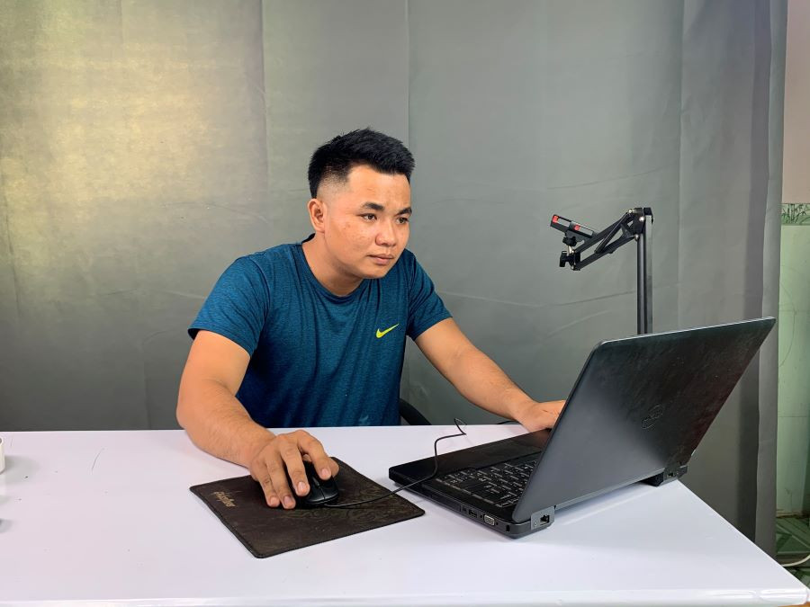 Các video của Kiên Review được yêu thích bởi anh luôn nhận xét khách quan, chân thực từng món hàng chứ không tâng bốc, phổi phồng chất lượng lên để pr hay quảng cáo.