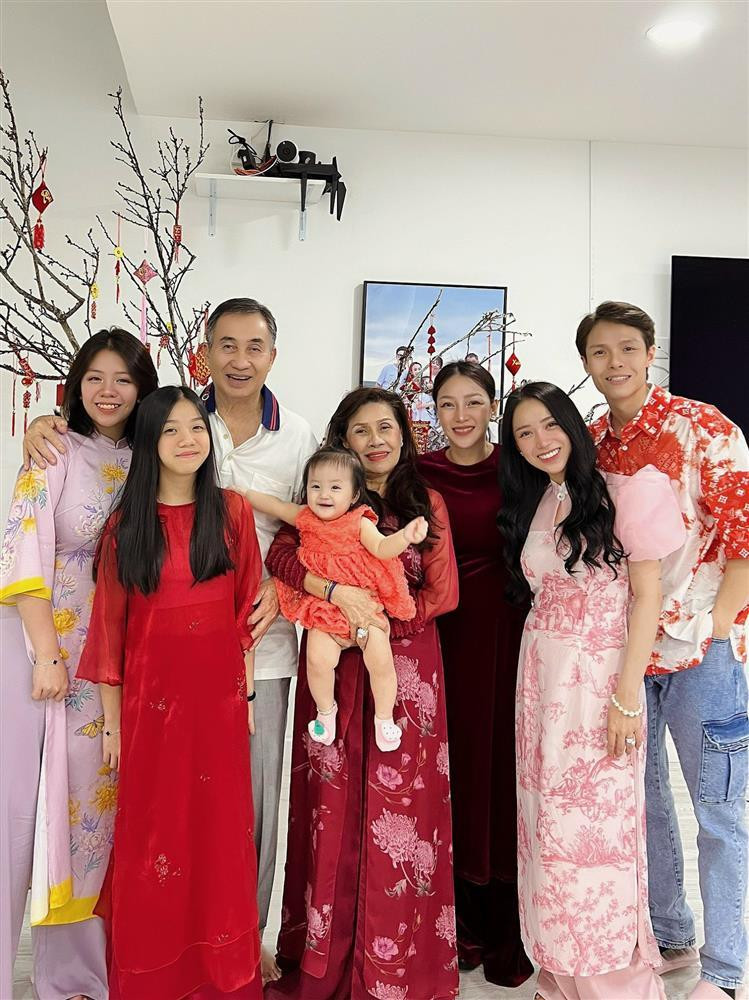 Vốn là rich kid đình đám Sài thành, con của đại gia nổi tiếng trong giới chơi siêu xe nên thời gian qua, nhất cử nhất động của Joyce Phạm (ái nữ cả của Minh Nhựa) luôn nhận về sự quan tâm lớn.