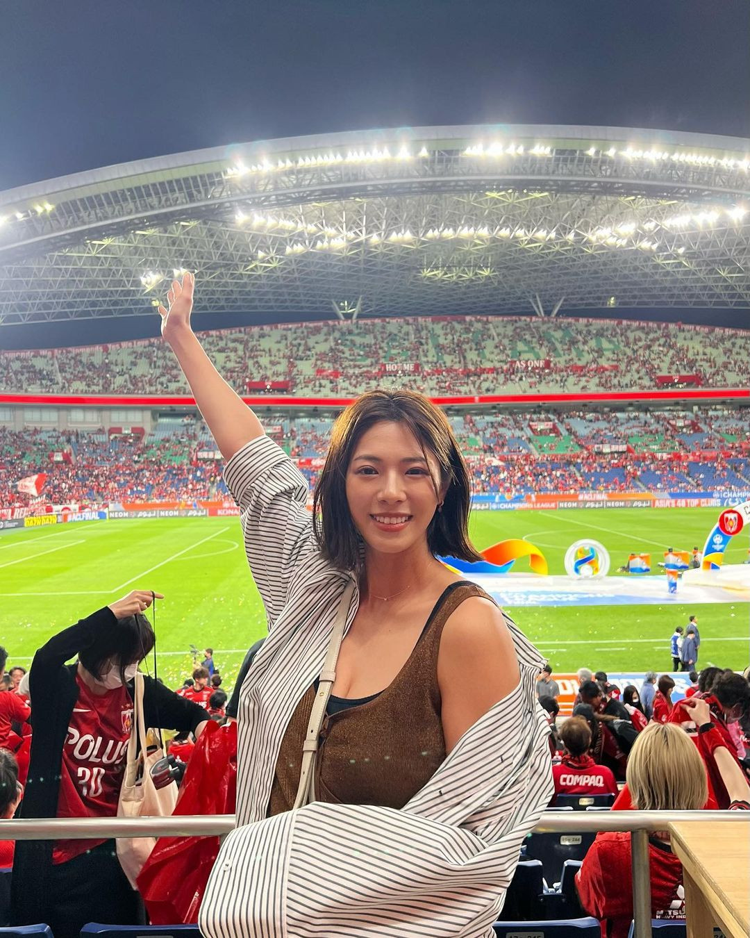 Với lợi thế chiều cao và vóc dáng gợi cảm, Minami trở thành gương mặt đại diện cho nhiều nhãn hàng và thường xuyên xuất hiện trên các trang bìa tạp chí thời trang.