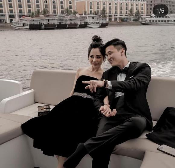 Năm 2021, Huỳnh Anh ngỏ lời cầu hôn bạn gái của mình. Nam diễn viên và bạn gái đều là những người thẳng tính, không ngại đáp trả antifan, song họ cũng không quan tâm quá nhiều đến những lời bàn tán mà chỉ tập trung vào tình yêu của mình.