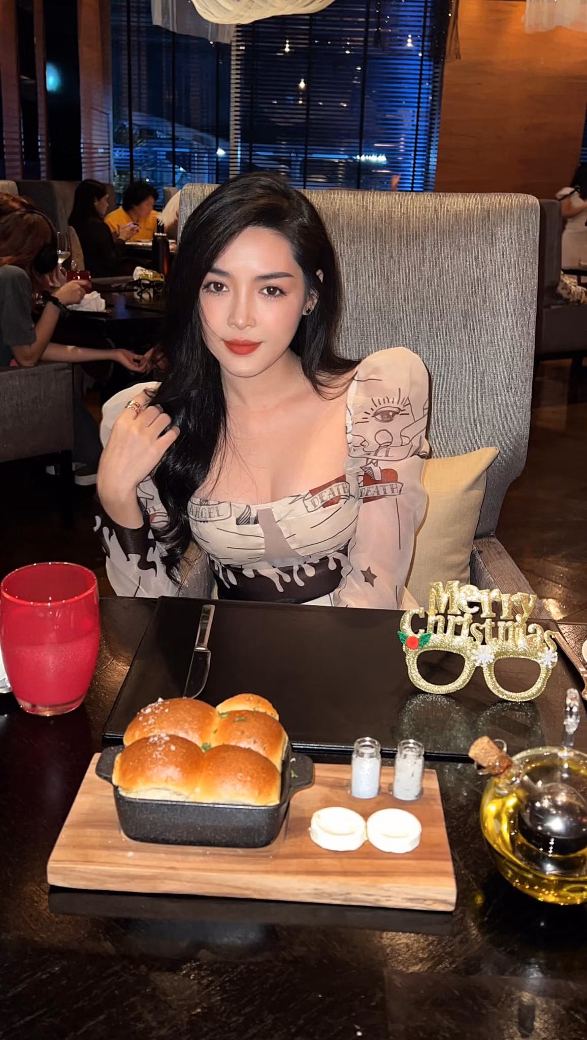 Bước ra khỏi chương trình với bó hoa trao tay Alan Phạm - em trai ca sĩ Thu Ngọc (thành viên nhóm Mây Trắng), Vũ Thanh Quỳnh vẫn nhận được nhiều sự chú ý của netizen. Tiếc thay, sau khoảng thời gian tìm hiểu, cả hai xác nhận chỉ dừng lại ở mối quan hệ bạn bè.