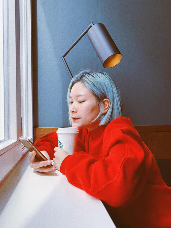 Cũng giống như Giang Ơi, Thạch Trang cũng là một Youtuber mang đến nguồn năng lượng siêu tích cực cho người xem. Mỗi video trên kênh của cô nàng du học sinh ngành truyền thông tại Đức này mang đến cho mọi người sự vui vẻ, lạc quan