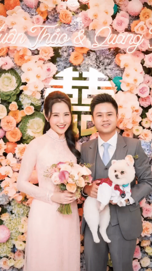 Thế nhưng mới đây, Primmy Trương lại bất ngờ khi "chơi lớn", xả loạt "cẩu lương" vô cùng chất lượng với chồng - đại gia Phan Thành làm nhiều người chú ý.