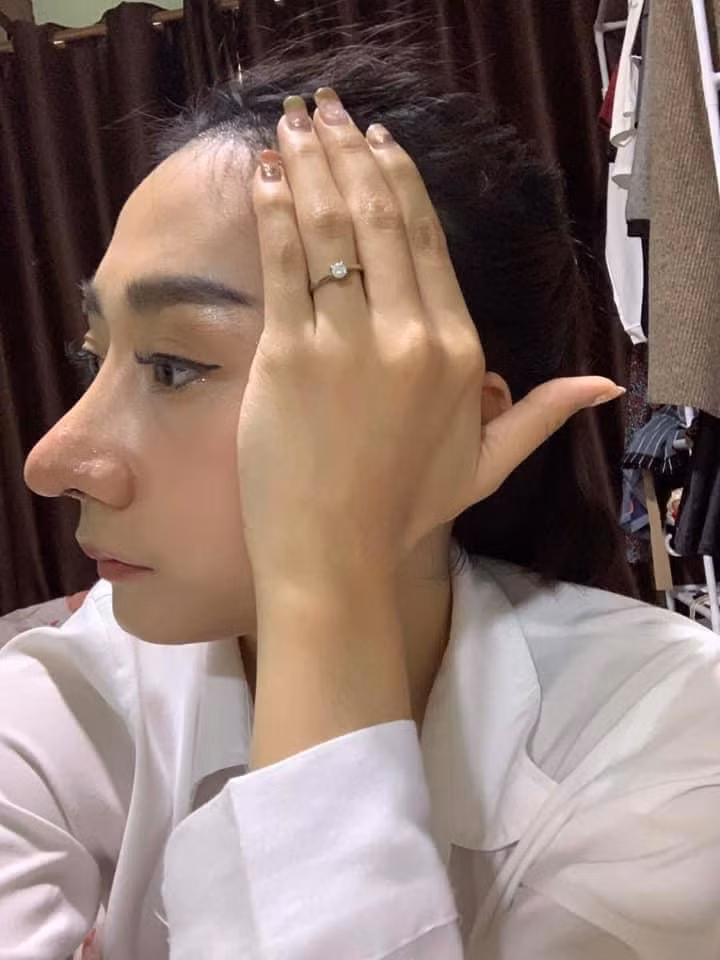 Đẹp đẽ chưa thấy đâu nhưng với chiếc mũi này, chắc hẳn khối cô gái không dám ra đường.