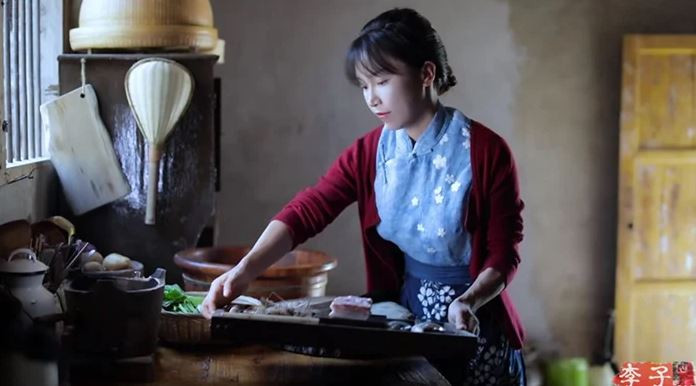 Gần 2 năm qua, Lý Tử Thất không còn đăng tải những sản phẩm của mình vì lý do tranh chấp kiện tụng với công ty chủ quản. Youtuber chia sẻ trong giai đoạn theo đuổi vụ kiện sẽ không cập nhật bất kỳ video nào để tránh thêm lùm xùm không đáng có.