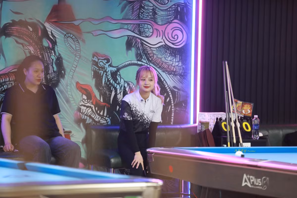 Nhan sắc của Gấm Kami từ trước đến nay vẫn được dân mạng khen ngợi là xinh xắn, có nét duyên dáng riêng. Vì vậy khi nữ TikToker này quyết định "đập mặt xây lại" khiến nhiều fan của cô nàng ngỡ ngàng.