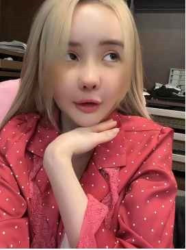 Gần như ngay lập tức, thông tin về tuổi thật của Ngân 98 được các "thám tử mạng" "check var".