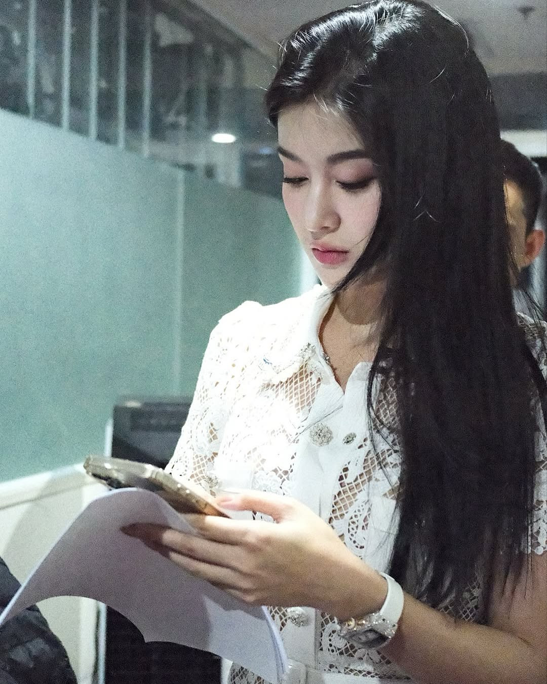 Thay vì thả lỏng bản thân, vào ngày Chủ nhật cuối cùng của năm 2024, Huyền My lại lao vào công việc MC thể thao.