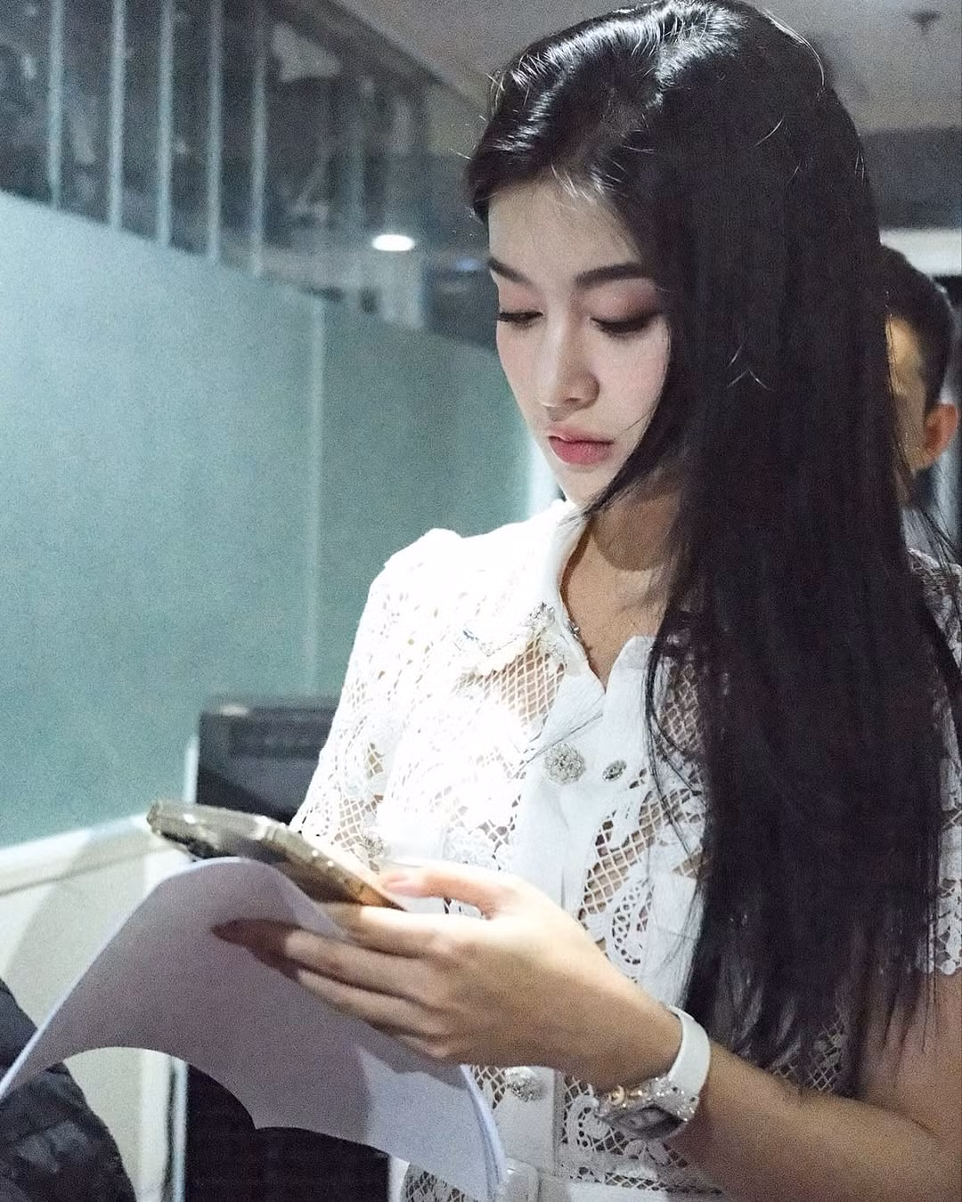 Thay vì thả lỏng bản thân, vào ngày Chủ nhật cuối cùng của năm 2024, Huyền My lại lao vào công việc MC thể thao.