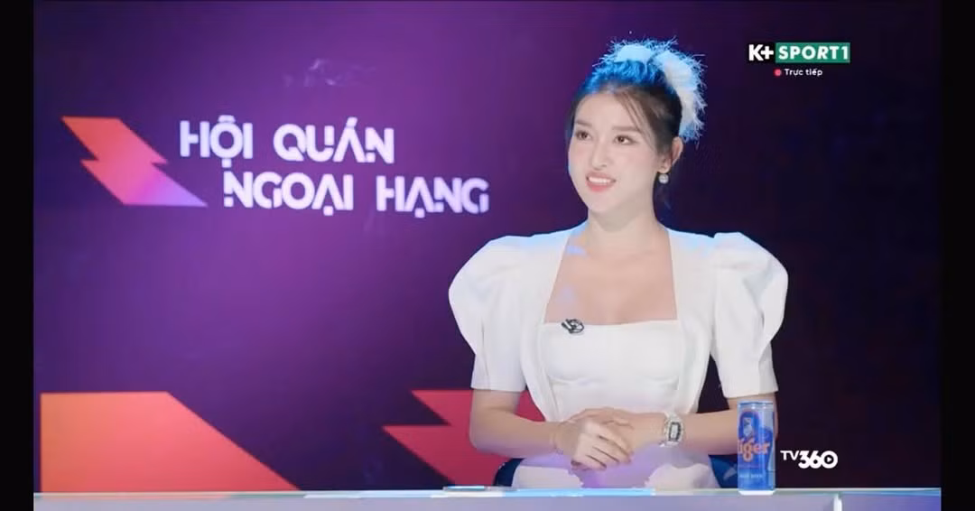 Vài năm gần đây, Á hậu Huyền My hạn chế các hoạt động showbiz, tập trung vai trò MC chương trình thể thao My Club.