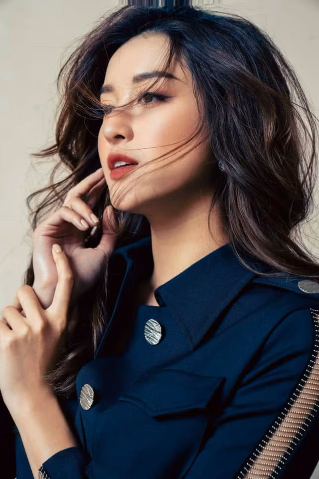 Trên trang cá nhân, ngoài việc khoe ảnh khi chuẩn bị lên sóng trực tiếp các sự kiện thể thao, Nguyễn Trần Huyền My thường cập nhật các chuyến du lịch cùng gia đình.