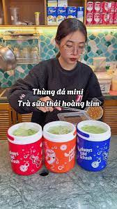 Nhìn độc đáo, giá rẻ dung tích lại nhiều, vừa được uống ngon lại vừa được sở hữu bình xinh thì các netizen làm sao có thể cưỡng lại sức hút của chiếc trend này.