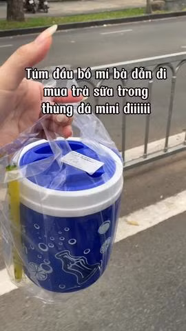 Tại cửa hàng sẽ có đến 4 loại đồ uống là lục trà, hồng trà, trà sữa Thái xanh và trà sữa Thái đỏ cùng nhiều loại trân châu khác nhau để các netizen tha hồ lựa chọn.