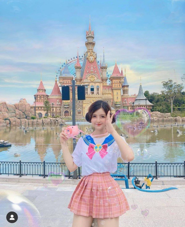 Lấy lòng fan bằng các bức hình xinh lung linh, giữ chân fan bằng cuộc sống đời tư đẹp, trong tương lai hot girl baby này sẽ còn thành công hơn nữa trên con đường đến trái tim người hâm mộ.