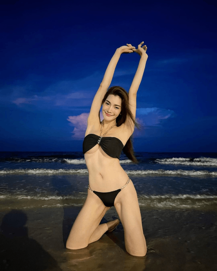 Bên cạnh niềm đam mê chạy bộ, Eye còn được biết đến với danh hiệu Miss Tourism World Kanchanaburi 2021, vai trò đại sứ du lịch và thể thao cho tỉnh Kanchanaburi.