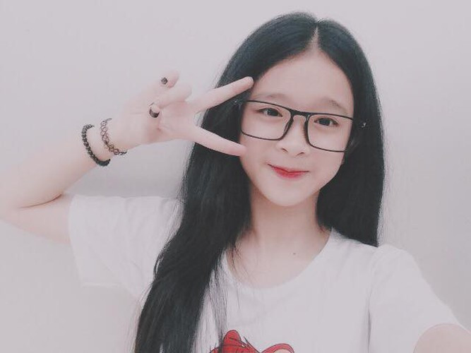 Ngày ấy hot girl Linh Ka vẫn còn ngây thơ với nhiều scandal lớn nhỏ gây bão MXH.