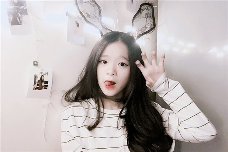 Nhớ lại thời điểm cách đây vài năm, khi cái tên Linh Ka lần đầu xuất hiện trên các trang mạng xã hội cùng những người bạn và tự xưng cho mình danh hiệu là nhóm hot teen, rất nhiều người đã chỉ trích cô nàng bởi những phát ngôn thị phi, những trò lố quảng bá hình ảnh.