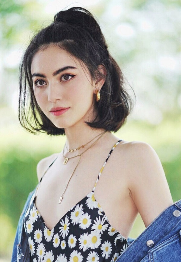 Thái Lan được mệnh danh là vùng đất của các mỹ nhân, vô vàn cái tên đến từ xứ Chùa Vàng khiến NHM châu Á không thể bỏ qua, điển hình như hot girl "tình người duyên ma" là Mai Davika.