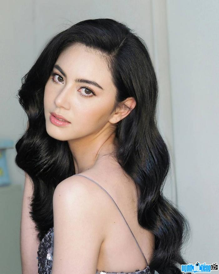 Gây được dấu ấn qua vai diễn để đời, Mai Davika tiếp tục phát triển sự nghiệp qua các bộ phim truyền hình và điện ảnh khác, nhận được nhiều hợp đồng quảng cáo cat xê tiền tỷ.